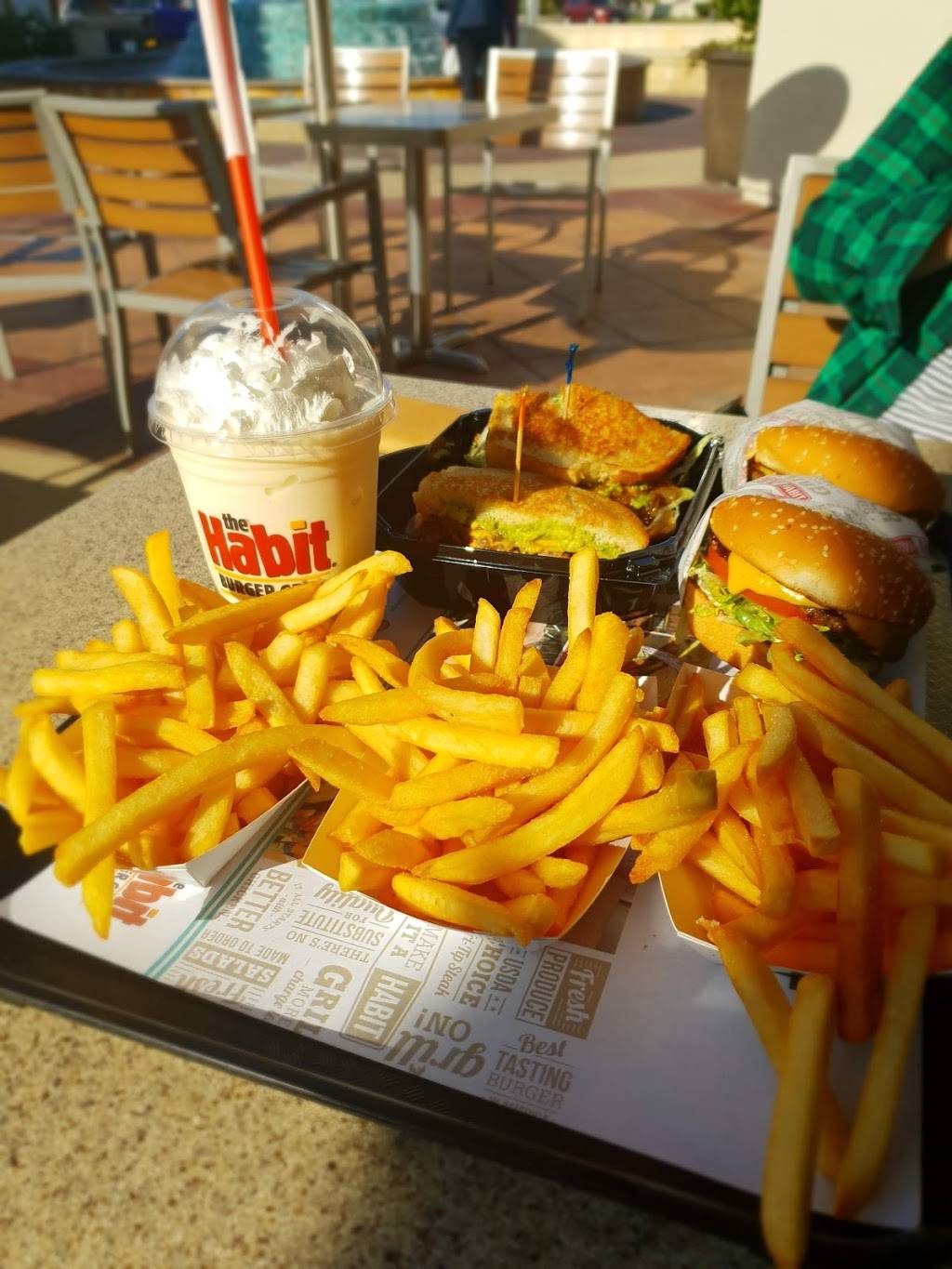 The Habit Burger Grill | meal takeaway | 2000 El Camino Real, Santa Clara, CA 95050, USA | 4082442856 OR +1 408-244-2856