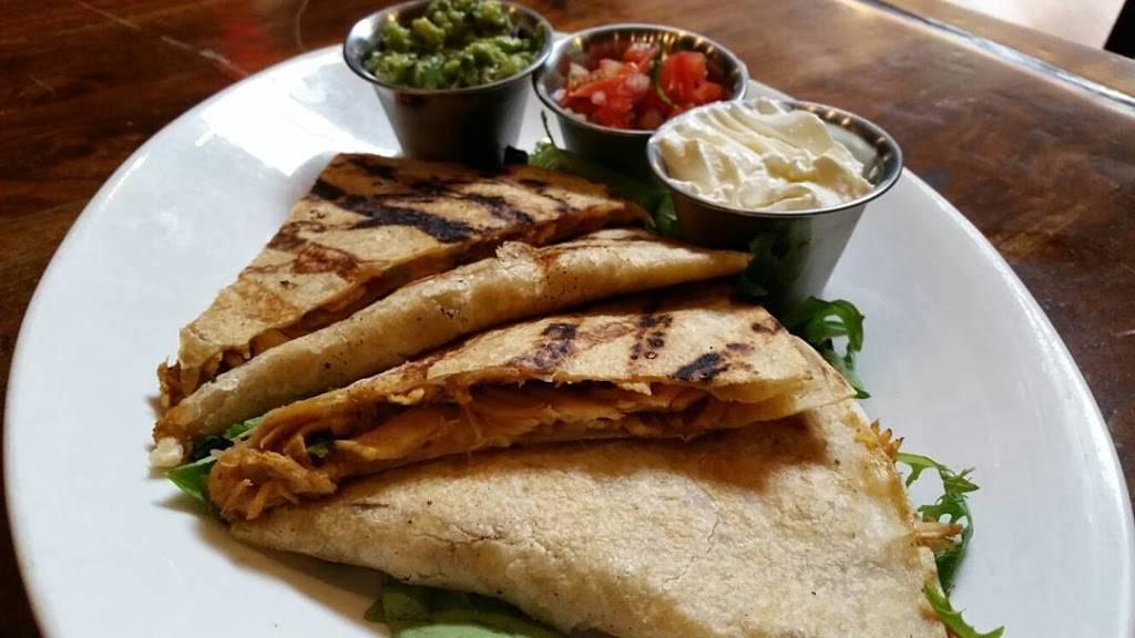 Irish Shannons Pub | restaurant | 41 W Church St, Orlando, FL 32801, USA | 4078661191 OR +1 407-866-1191