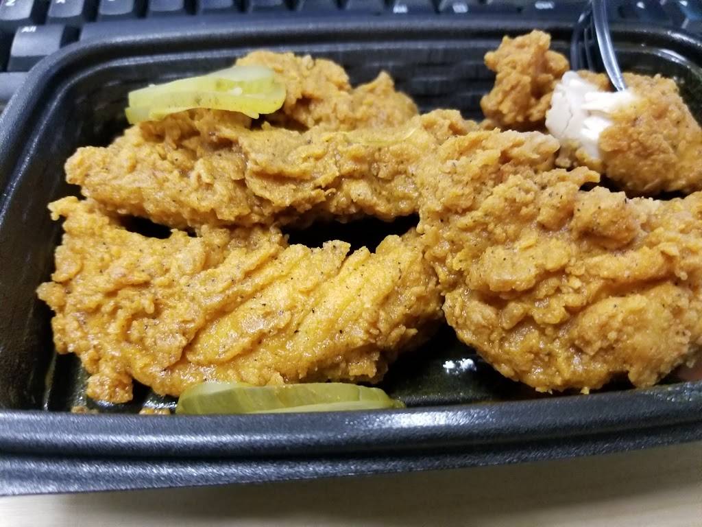 KFC | restaurant | 606 Broadhollow Rd, Melville, NY 11747, USA | 6312933496 OR +1 631-293-3496