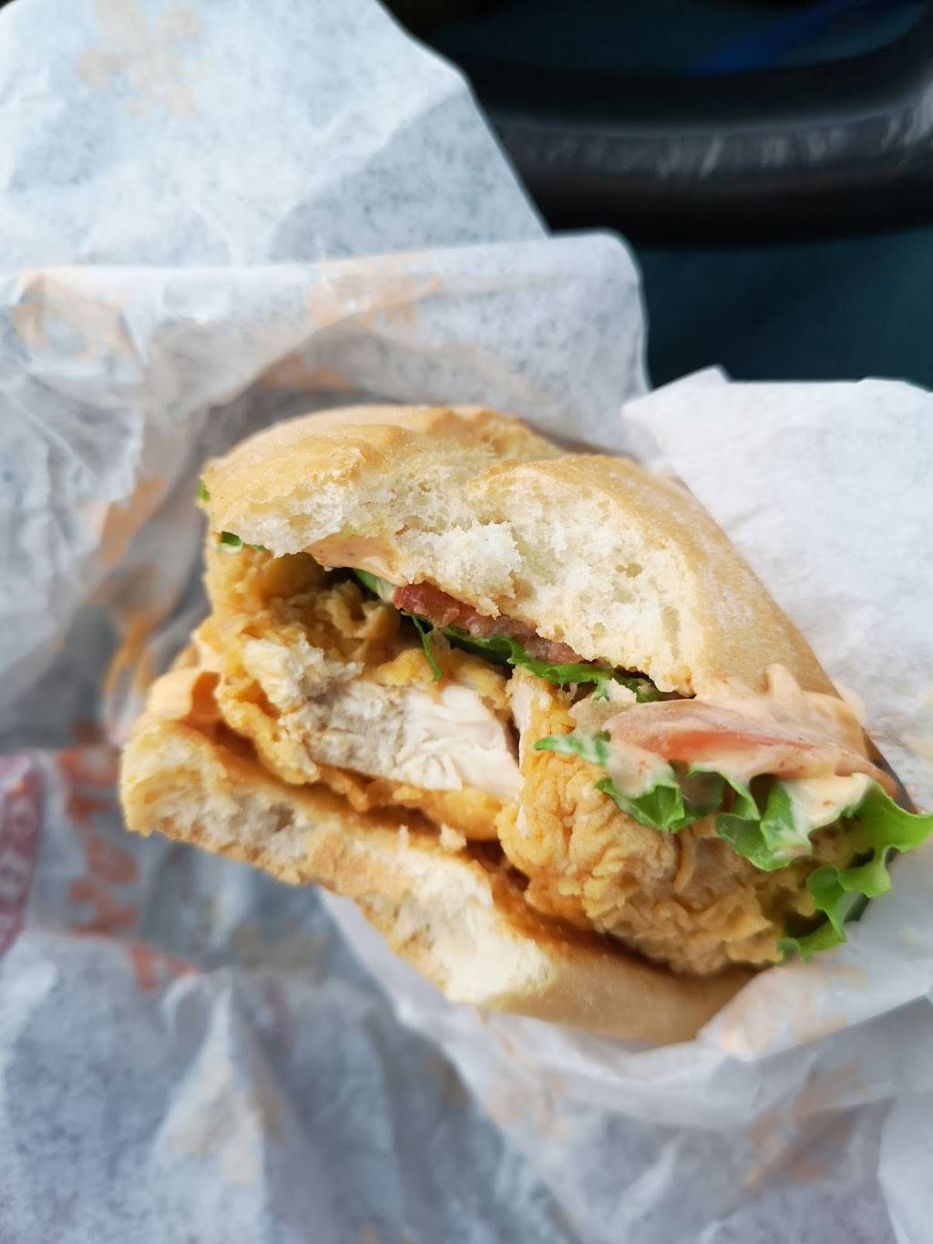 Popeyes | restaurant | 7 Anne St S, Barrie, ON L4N 2C4, Canada | 7057333500 OR +1 705-733-3500