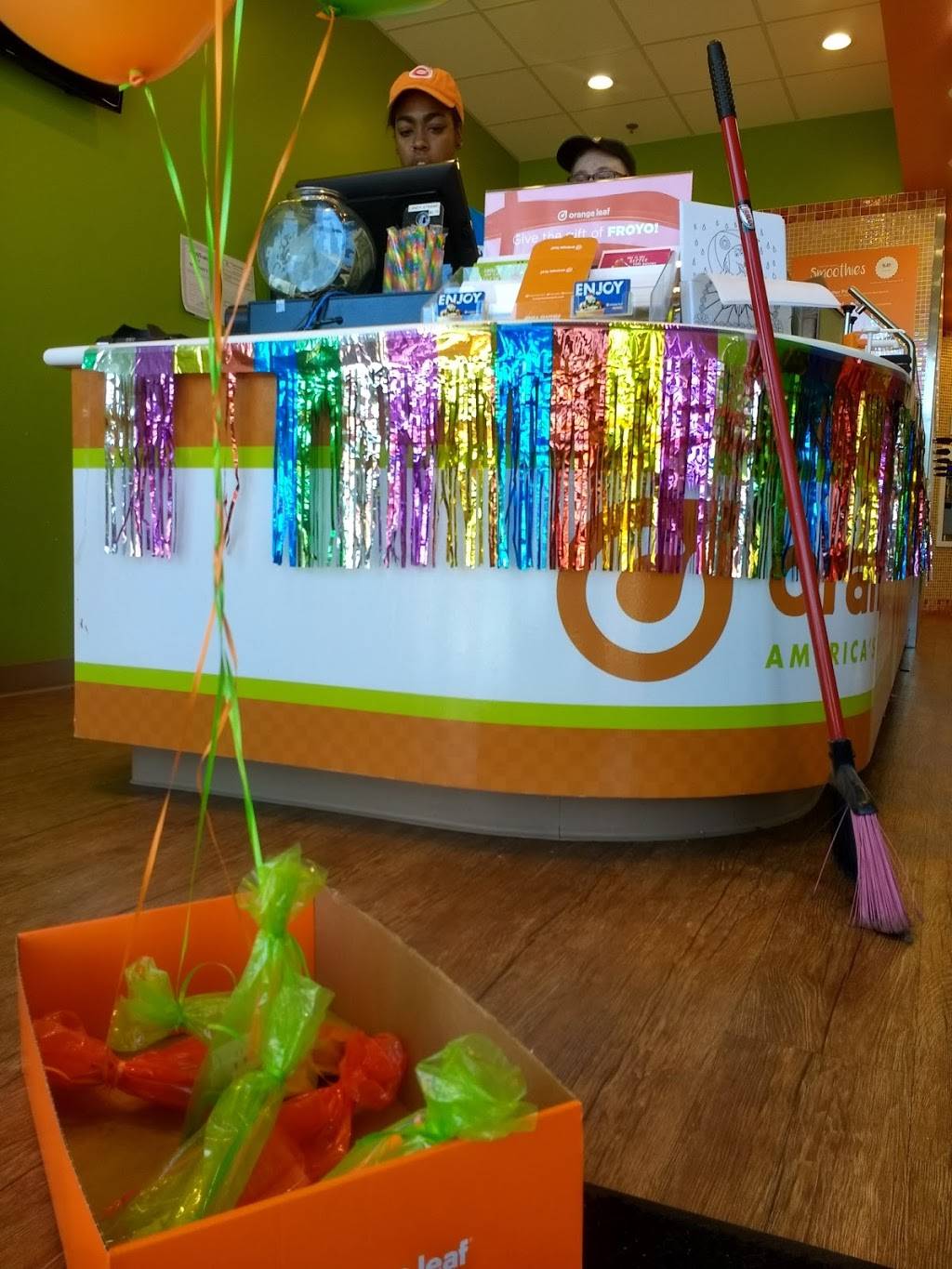 Orange Leaf | restaurant | 160 W Town Square Way #400, Oak Creek, WI 53154, USA | 4145745254 OR +1 414-574-5254