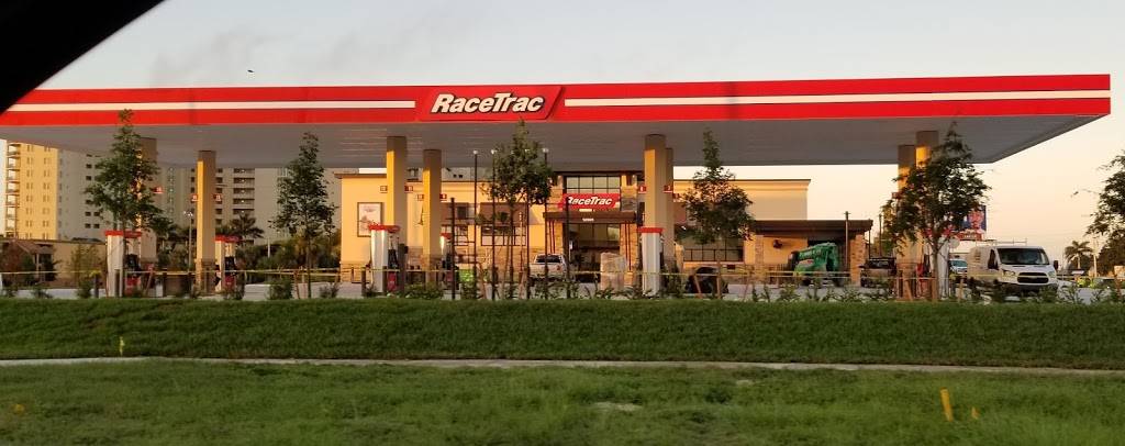 RaceTrac | bakery | 13501 N Cleveland Ave, North Fort Myers, FL 33903, USA | 2396520151 OR +1 239-652-0151
