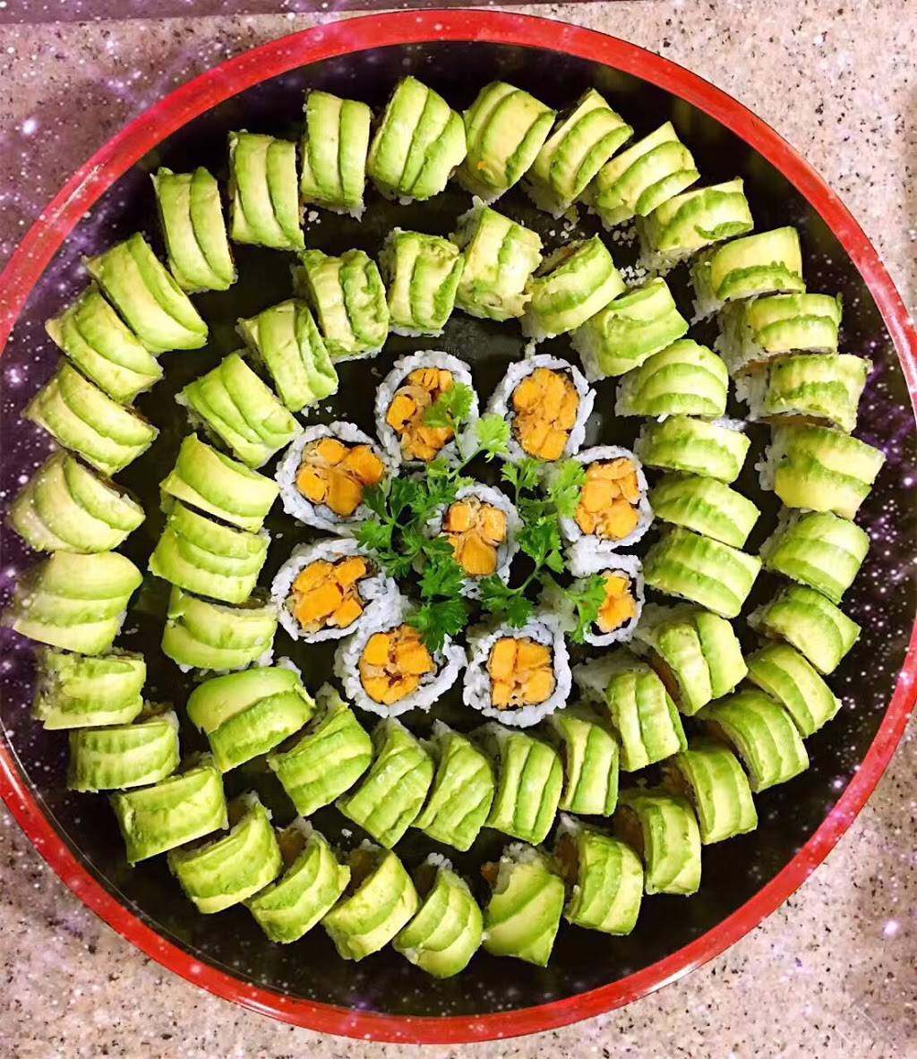 Sushi Rock | meal delivery | 2359 Yonge St, Toronto, ON M4P 2C8, Canada | 4164833888 OR +1 416-483-3888