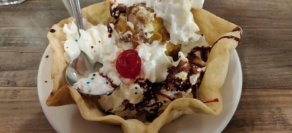 La Cantina | restaurant | 620 Nygaard St, Stoughton, WI 53589, USA | 6084001266 OR +1 608-400-1266