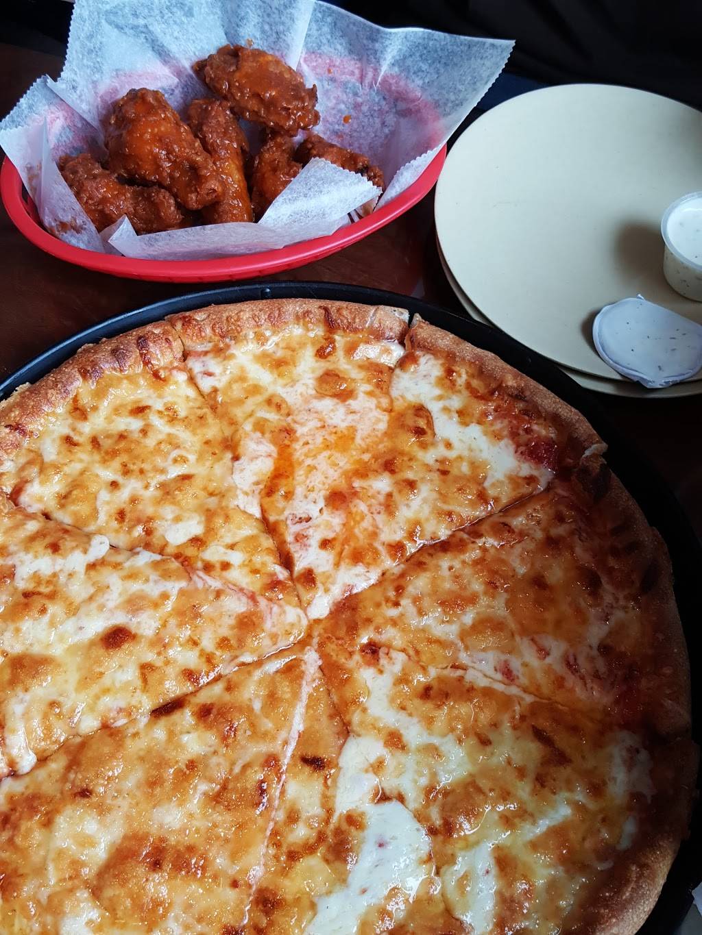 Yiannis House of Pizza | restaurant | 155 Main St, South Paris, ME 04281, USA | 2077436660 OR +1 207-743-6660