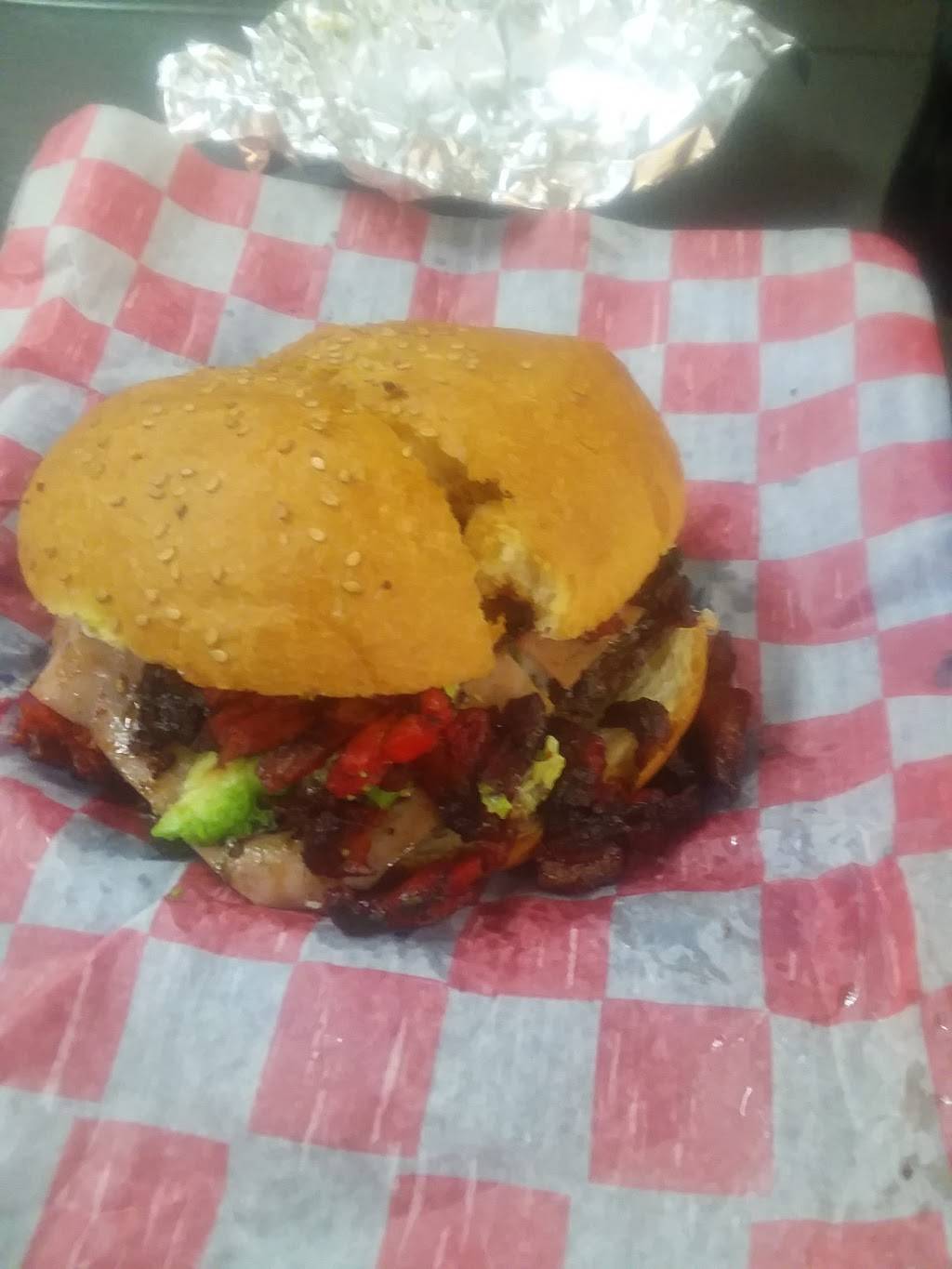 El Perron Hot Dogs | restaurant | 5020 East Sam Houston Pkwy N, Houston, TX 77015, USA | 8322039512 OR +1 832-203-9512