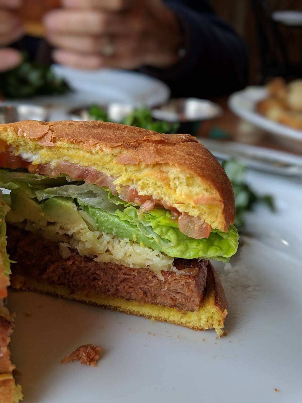 Windmill Cafe And Taphouse | restaurant | 11401 N 56th St #22, Temple Terrace, FL 33617, USA | 8139806900 OR +1 813-980-6900