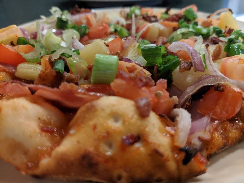 Round Table Pizza | meal delivery | 239 Los Angeles Ave, Moorpark, CA 93021, USA | 8055292207 OR +1 805-529-2207