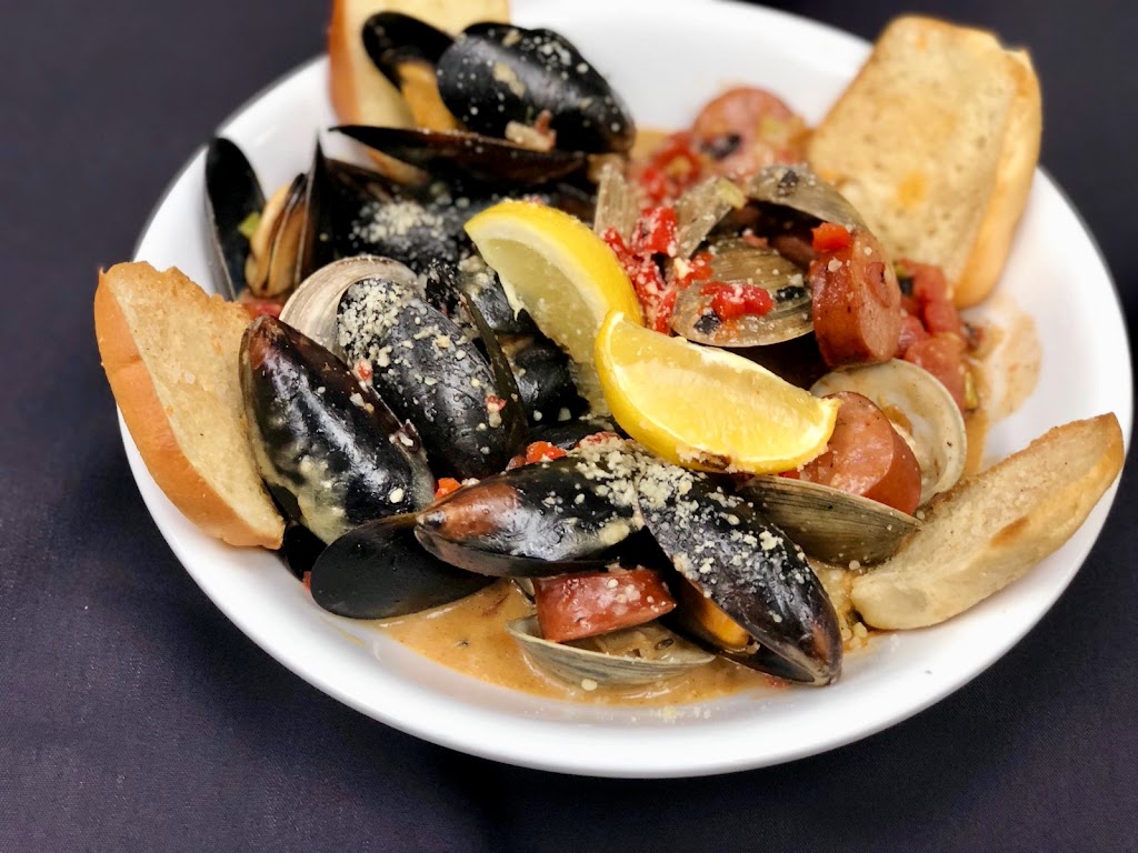 White Hawk Country Club | restaurant | 1001 White Hawk Dr, Crown Point, IN 46307, USA | 2196611300 OR +1 219-661-1300