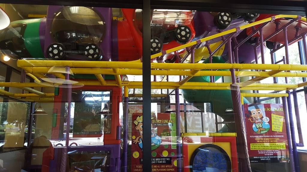 Del Taco | meal takeaway | 900 S Val Vista Dr, Gilbert, AZ 85296, USA | 4805588334 OR +1 480-558-8334