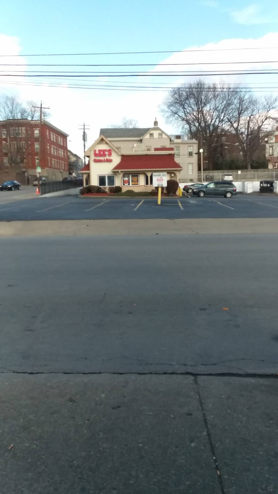 Lees Famous Recipe Chicken | restaurant | 602 Scott St, Covington, KY 41011, USA | 8594912491 OR +1 859-491-2491