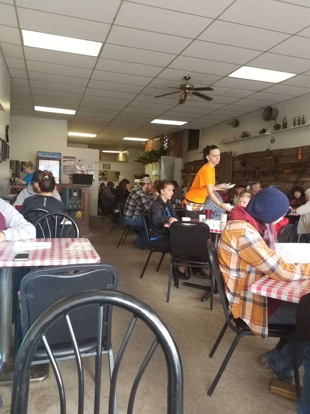 Grays Cafe | restaurant | 200 1st St, Ault, CO 80610, USA | 9708340741 OR +1 970-834-0741