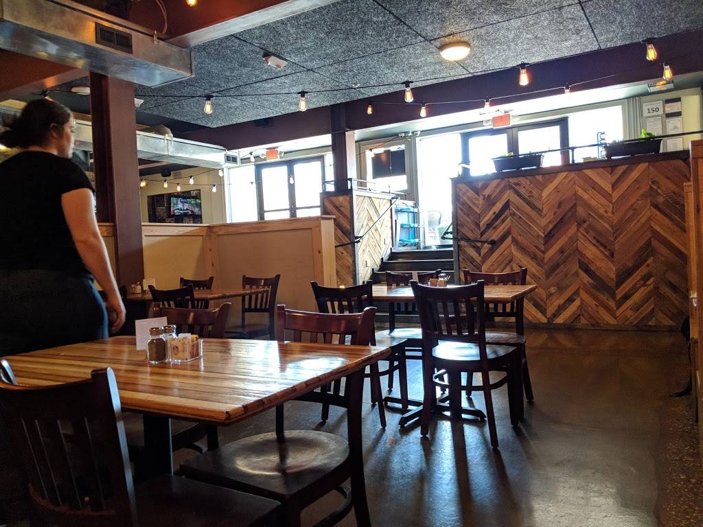 Liberty Public House | restaurant | 418 N 25th St, Richmond, VA 23223, USA | 8042258275 OR +1 804-225-8275