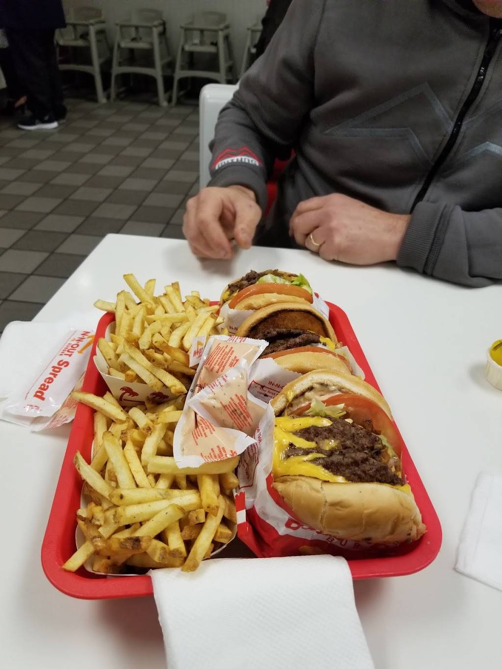 In-N-Out Burger | restaurant | 8830 Tampa Ave, Northridge, CA 91324, USA | 8007861000 OR +1 800-786-1000