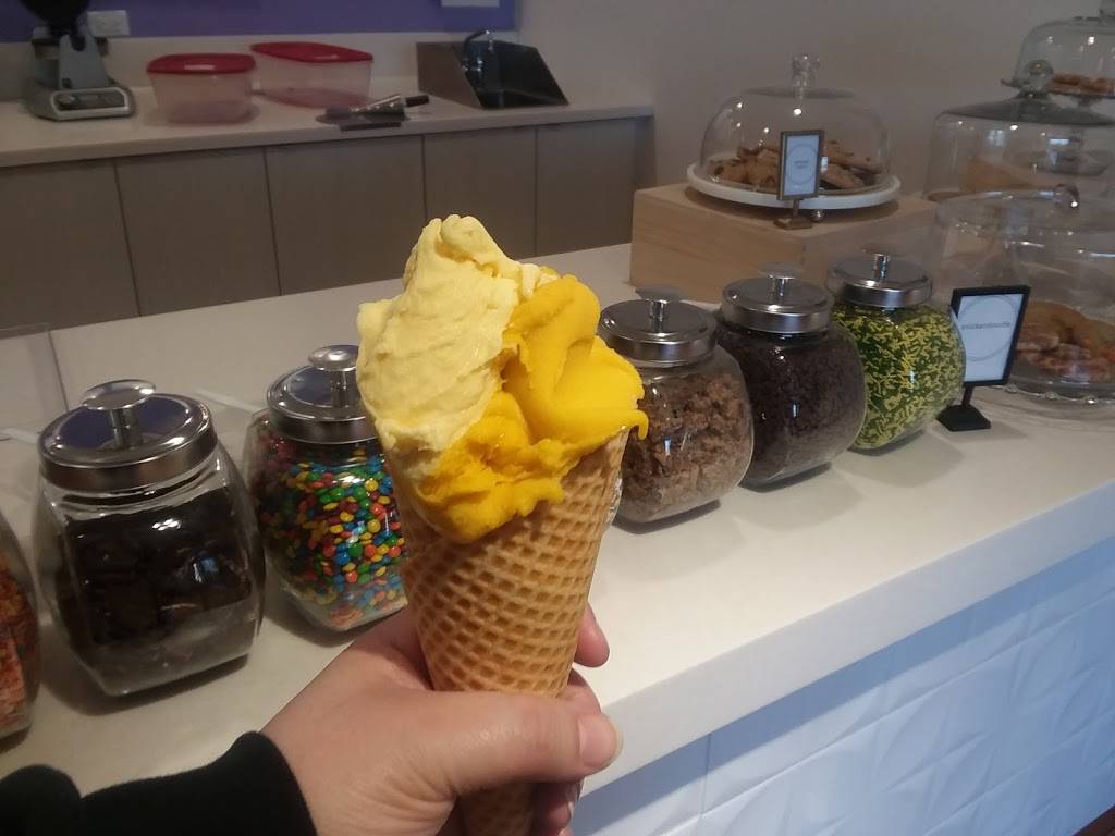 Saras Artisan Gelato | restaurant | 933 Anderson Dr Ste F, Green Bay, WI 54304, USA | 9203287140 OR +1 920-328-7140