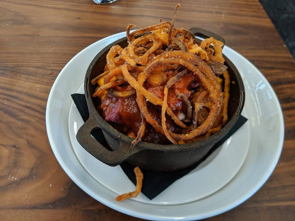 Lucky’s Noble BBQ | restaurant | 160 W Fort St, Detroit, MI 48226, USA | 9182978550 OR +1 918-297-8550