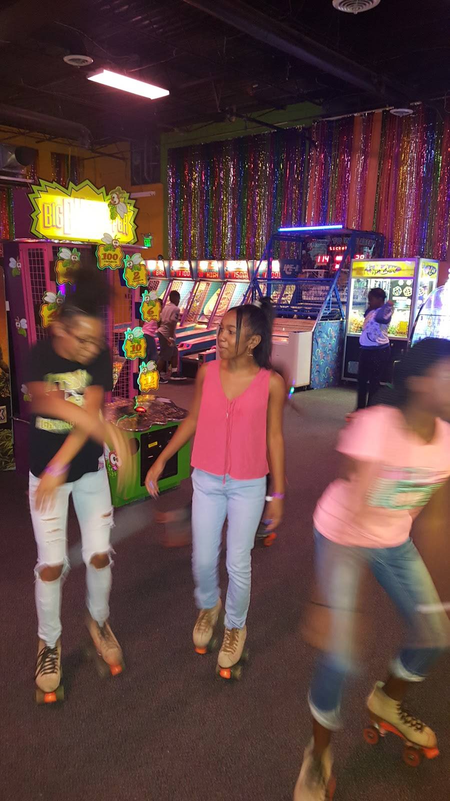 Hot Skates | restaurant | 1716 Whitehead Rd, Woodlawn, MD 21207, USA | 4102657525 OR +1 410-265-7525