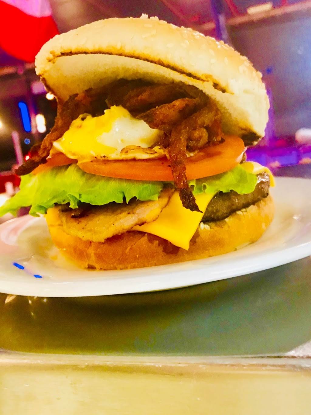 Wimpys Diner | restaurant | 12916 Yonge St, Richmond Hill, ON L4C 1A7, Canada | 2892347373 OR +1 289-234-7373