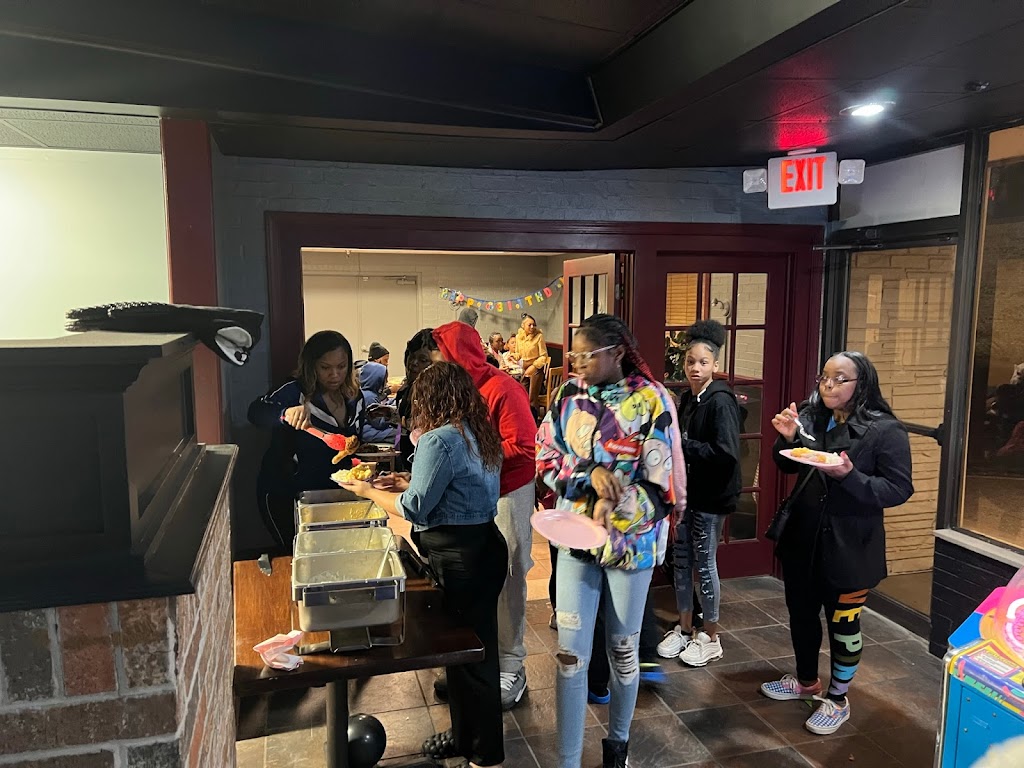 Gladiator Arcade & Pizzeria | restaurant | 1930 Oliver, Wichita, KS 67218, USA | 3163028714 OR +1 316-302-8714