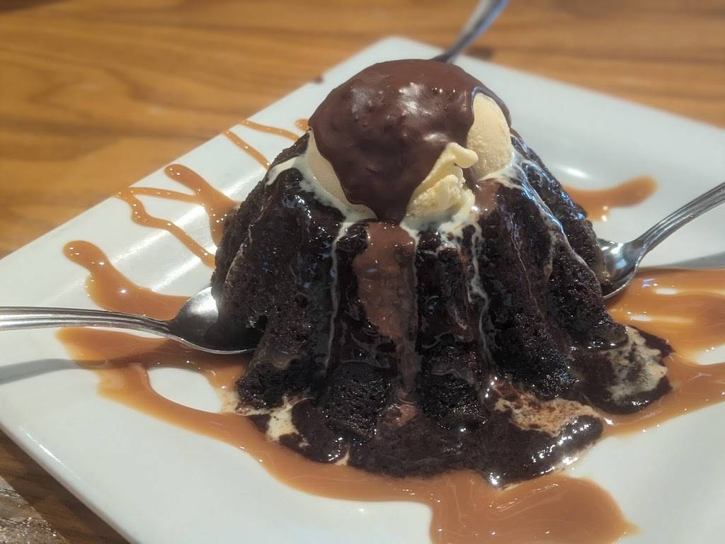 Chilis Grill & Bar | restaurant | 12017 Indian River Rd, DIberville, MS 39540, USA | 2283961266 OR +1 228-396-1266