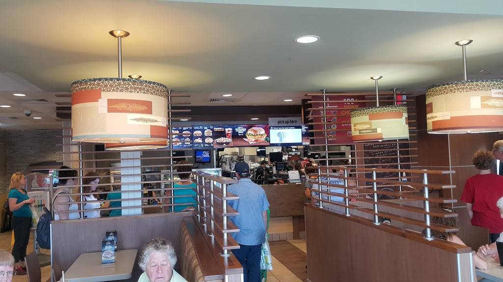 McDonalds | cafe | 120 Thames St N, Ingersoll, ON N5C 4B1, Canada | 5194850850 OR +1 519-485-0850