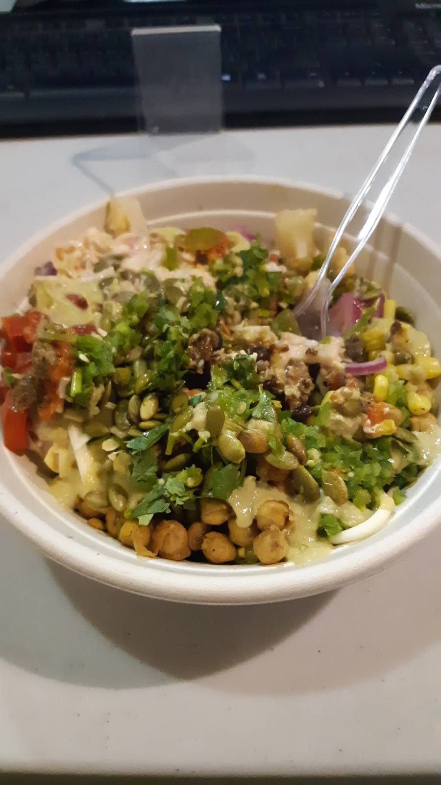 Mucho Burrito Fresh Mexican Grill | restaurant | 223 North Service Rd W, Oakville, ON L6M 2G2, Canada | 9053382002 OR +1 905-338-2002