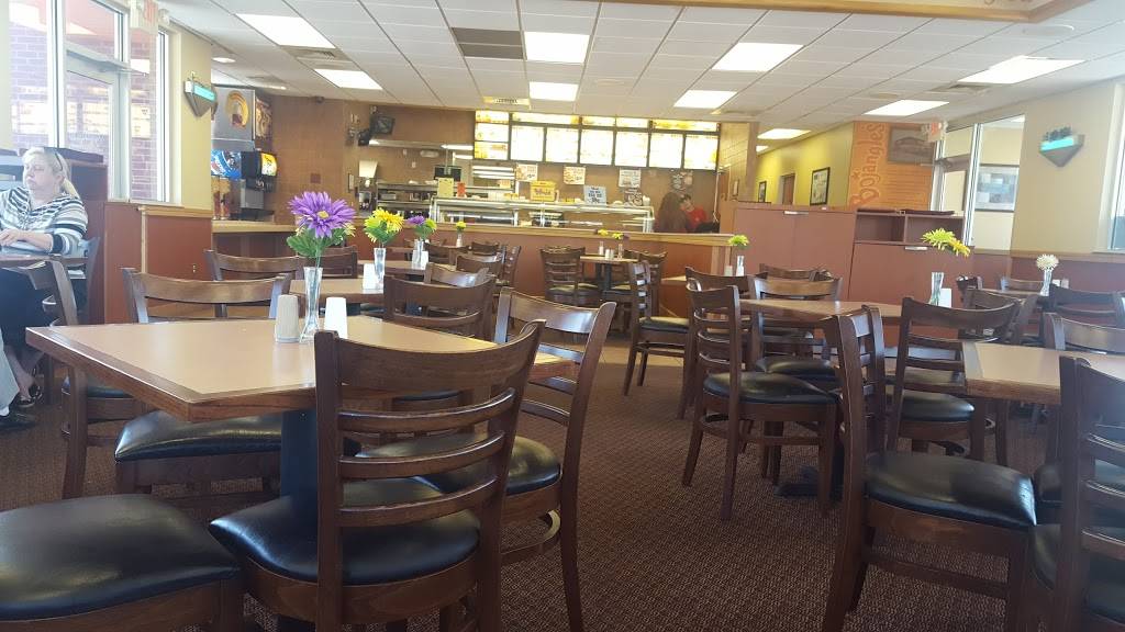 Bojangles Famous Chicken n Biscuits | restaurant | 3605 Bridge Rd, Suffolk, VA 23435, USA | 7574838899 OR +1 757-483-8899