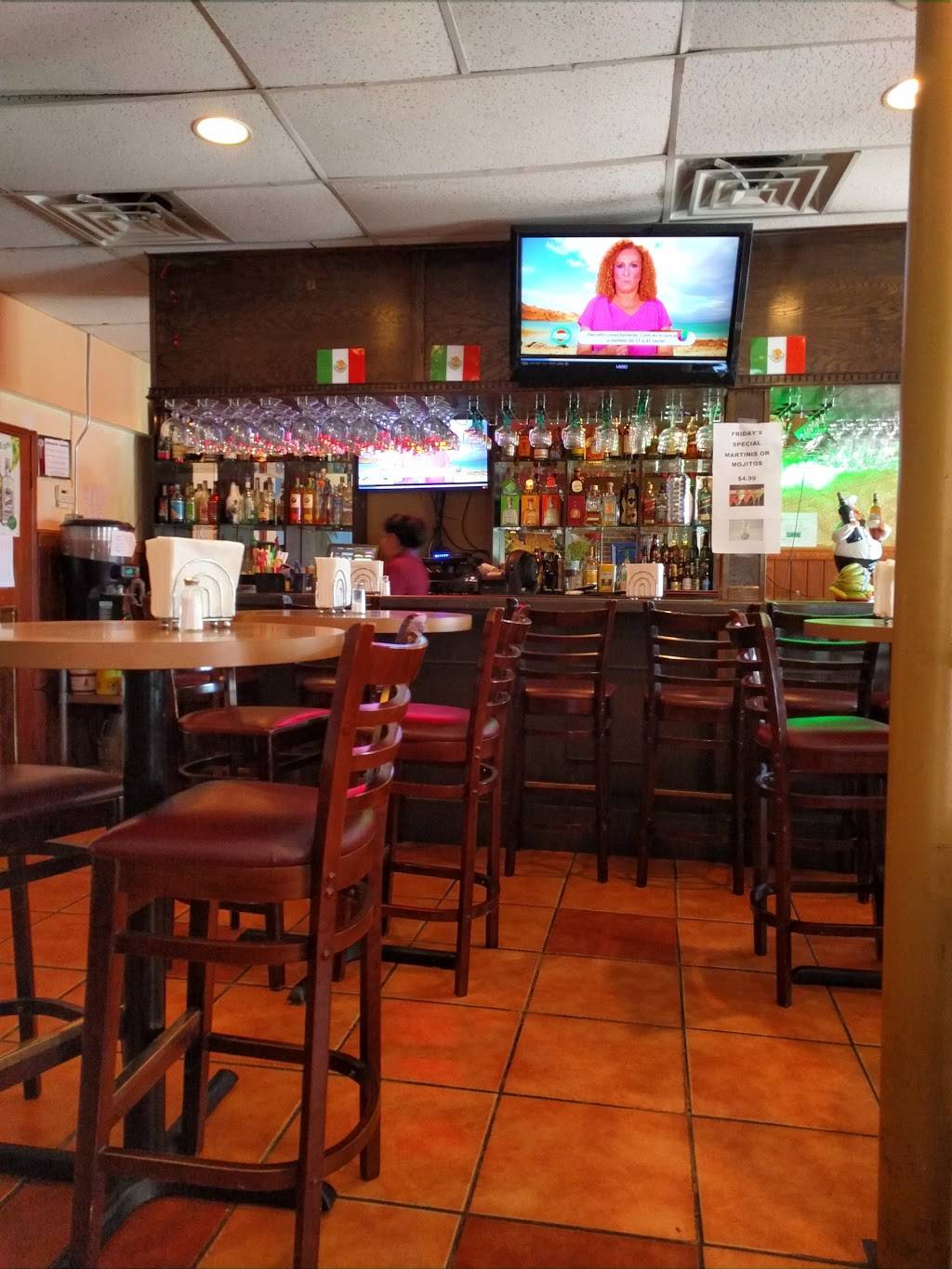 El Coco Loco | restaurant | 205 Main St, West Chicago, IL 60185, USA | 6302931101 OR +1 630-293-1101