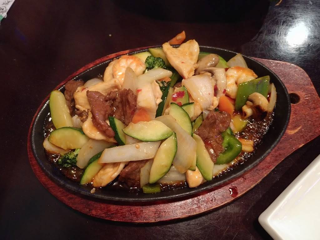 Wild Ginger Asian Bistro & Sushi Bar | restaurant | 608 Bacons Bridge Rd, Summerville, SC 29485, USA | 8432855931 OR +1 843-285-5931