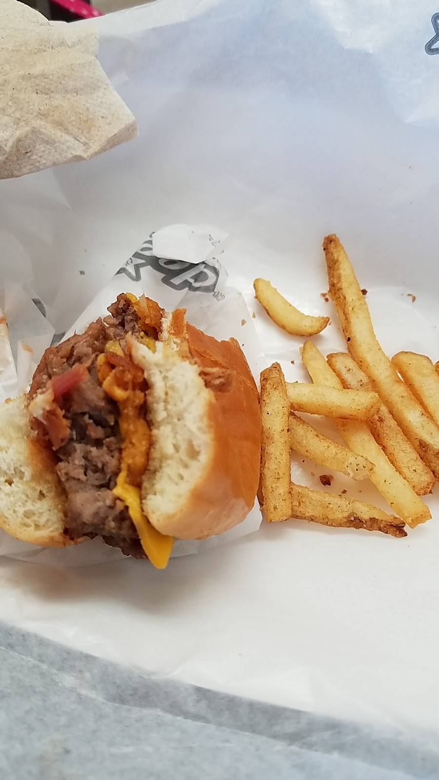 Hardees | restaurant | 417 Highway 52 Byp W, Lafayette, TN 37083, USA | 6156666002 OR +1 615-666-6002