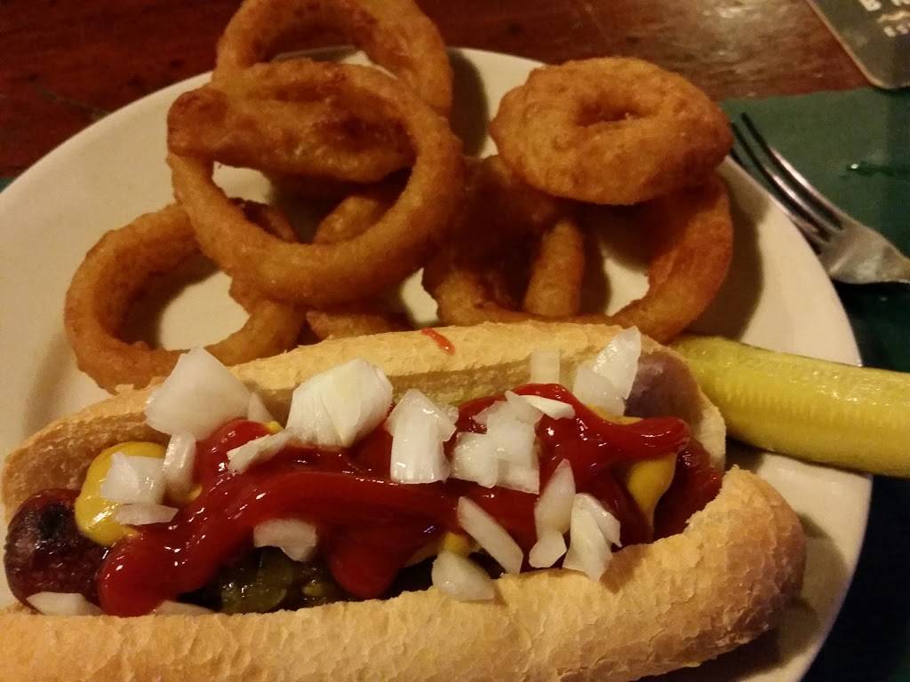 tgs Restaurant & Pub | restaurant | 4120 7th Ave, Kenosha, WI 53140, USA | 2626588080 OR +1 262-658-8080