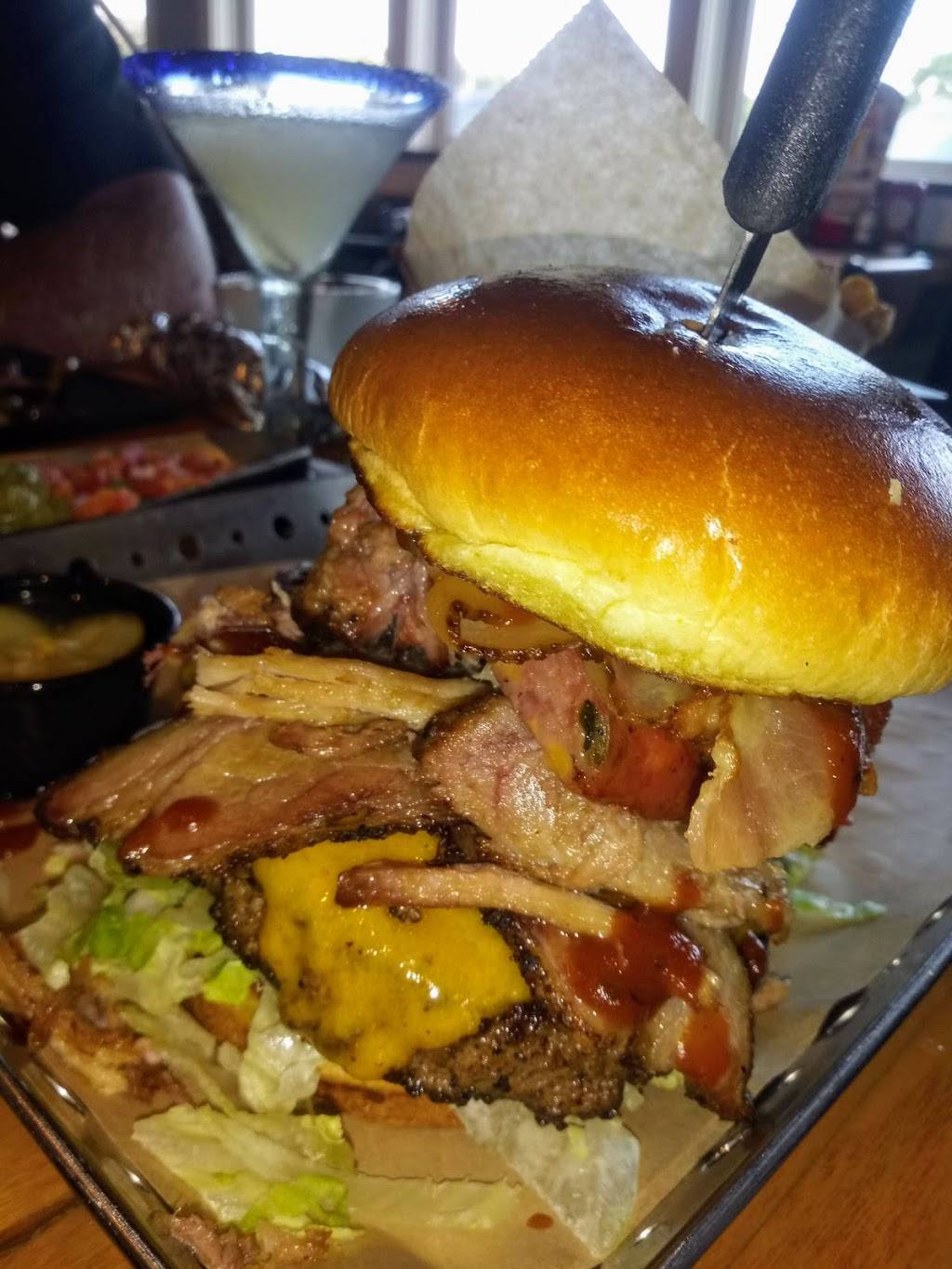 Chilis Grill & Bar | restaurant | 827 Odd Fellows Rd, Crowley, LA 70526, USA | 3377831493 OR +1 337-783-1493