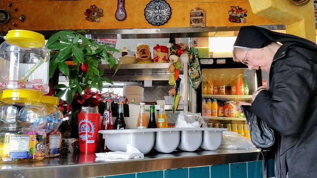 Cemitas Poblanas Juquilita Restaurant | restaurant | 532 S Lorena St, Los Angeles, CA 90063, USA | 3232610390 OR +1 323-261-0390