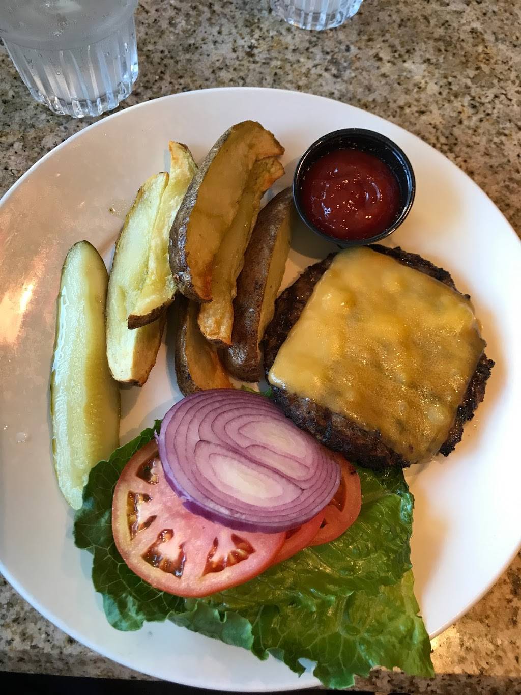 Solstice Bar & Grill | restaurant | 720 W 5th Ave, Anchorage, AK 99501, USA | 9079292233 OR +1 907-929-2233