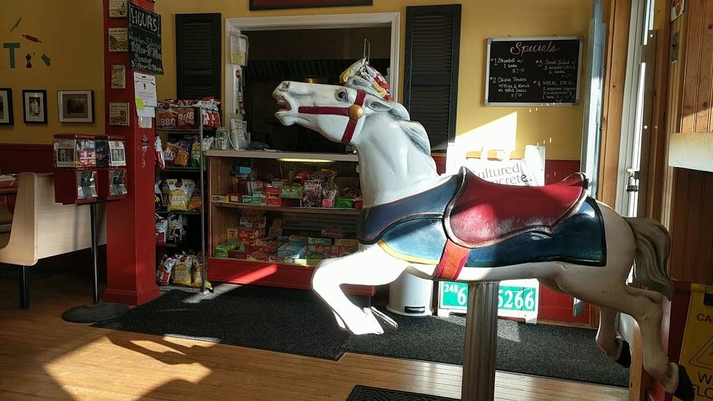 Calabreses Pizzeria II | restaurant | 4668 Dixie Hwy, Waterford Twp, MI 48329, USA | 2486736266 OR +1 248-673-6266