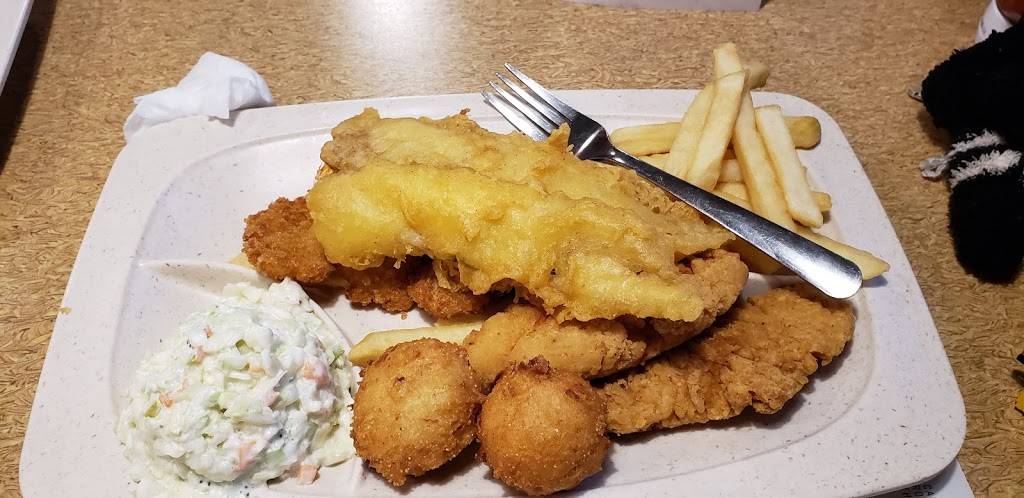 Captain Ds | restaurant | 1219 E Broad Ave, Rockingham, NC 28379, USA | 9108952600 OR +1 910-895-2600