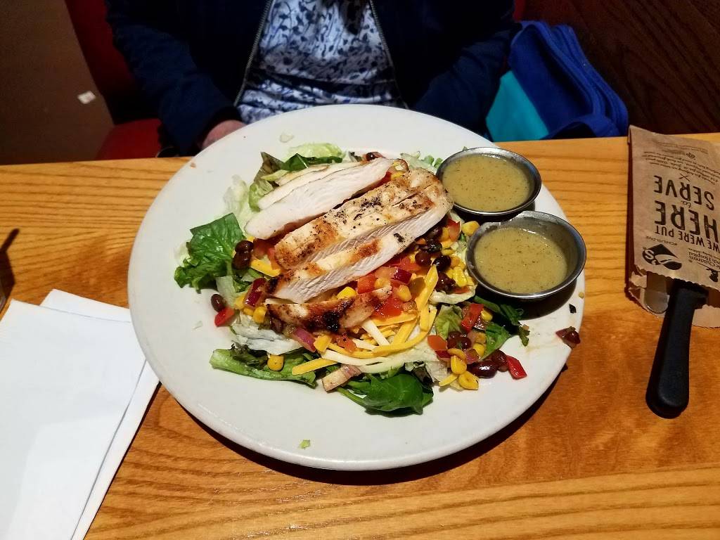 Chilis Grill & Bar | restaurant | 320 Fort Loudoun Medical Center Dr, Lenoir City, TN 37772, USA | 8659884061 OR +1 865-988-4061