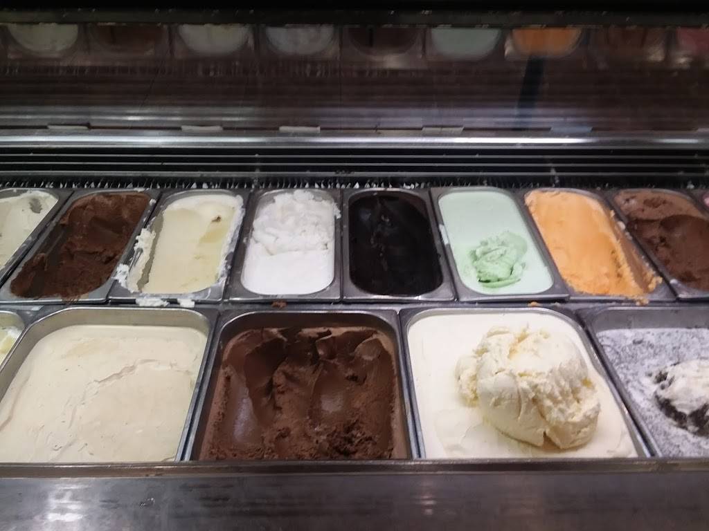 Cold Stone Creamery | bakery | 11088 US Hwy 15 501 N, Aberdeen, NC 28315, USA | 9106929440 OR +1 910-692-9440