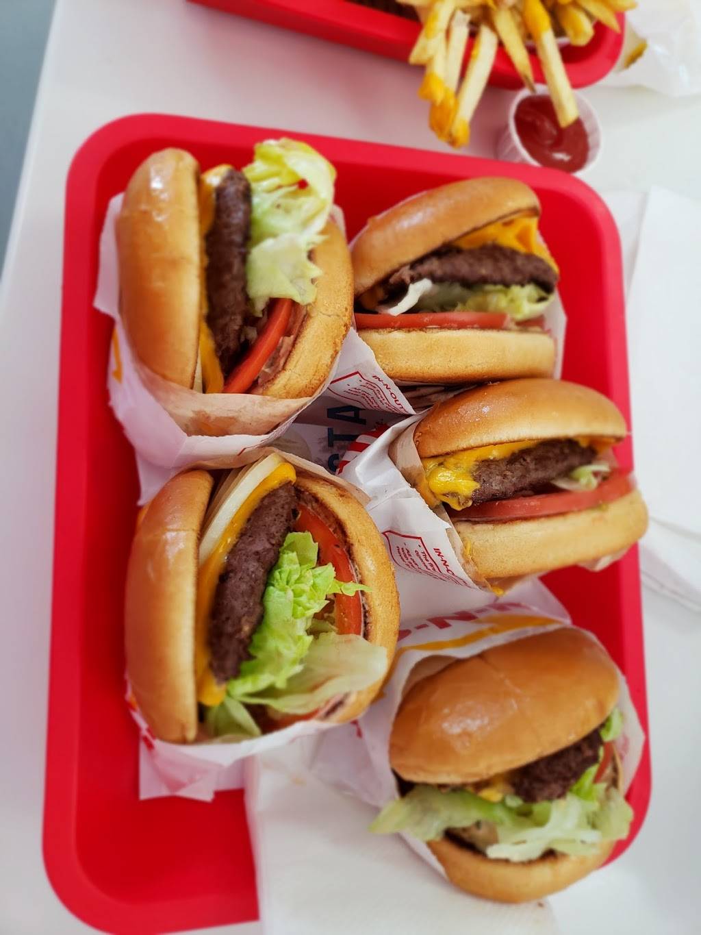 In-N-Out Burger | restaurant | 1051 W Sunset Rd, Henderson, NV 89014, USA | 8007861000 OR +1 800-786-1000