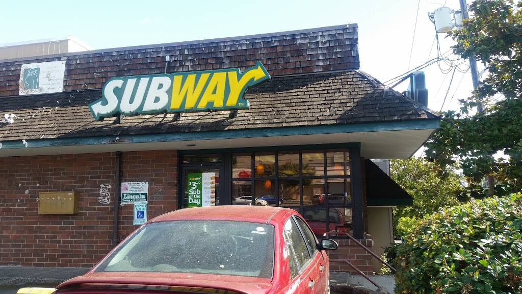 Subway | meal takeaway | 3320 W McGraw St, Seattle, WA 98199, USA | 2062856907 OR +1 206-285-6907