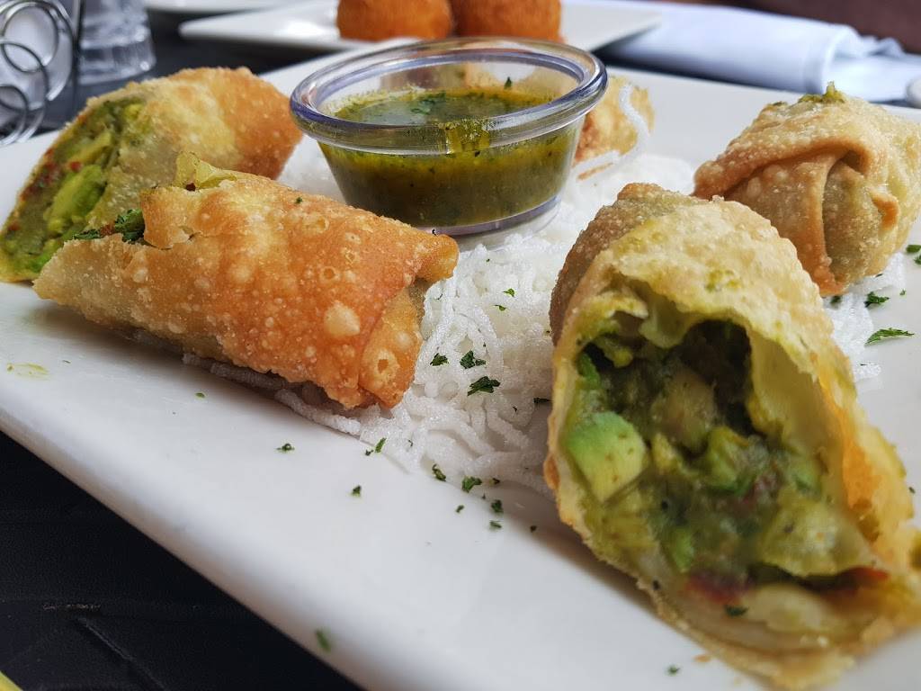 The Cheesecake Factory | restaurant | 5799 N Bayshore Dr, Glendale, WI 53217, USA | 4149068550 OR +1 414-906-8550