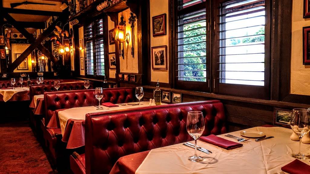 Villa Ristorante Italiano | restaurant | 887 US-131, Petoskey, MI 49770, USA | 2313471440 OR +1 231-347-1440