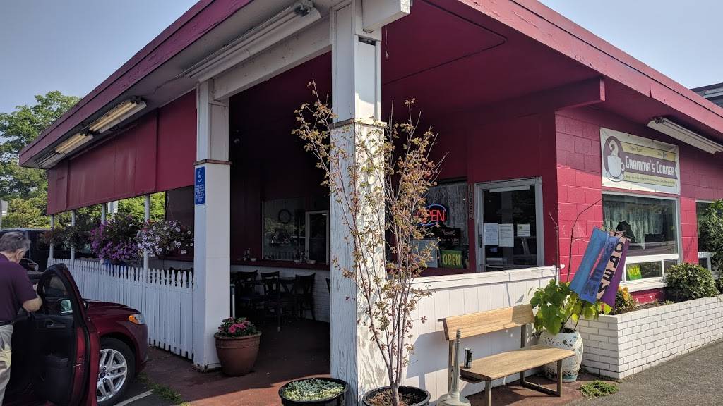 Grammas Corner Kitchen | restaurant | 10880 SE McLoughlin Blvd, Portland, OR 97222, USA | 5036547110 OR +1 503-654-7110