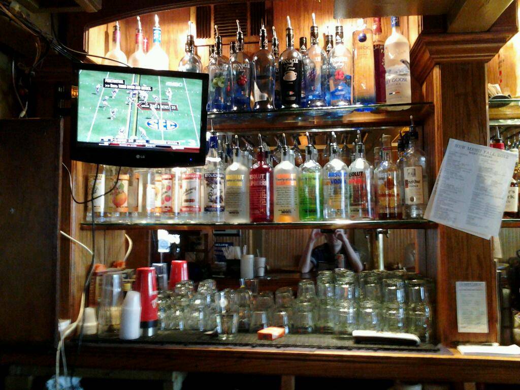 Eleventh Street Pub | restaurant | 1041 W Peachtree St NW, Atlanta, GA 30309, USA | 4047249060 OR +1 404-724-9060