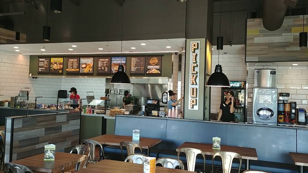 QDOBA Mexican Eats | restaurant | 2301 Clover Basin Dr, Longmont, CO 80503, USA | 3036510258 OR +1 303-651-0258