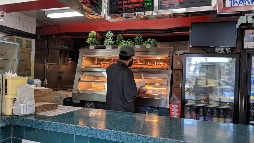 Captains Fried Chicken | meal takeaway | 39 Madison St A, New York, NY 10038, USA | 2125870281 OR +1 212-587-0281