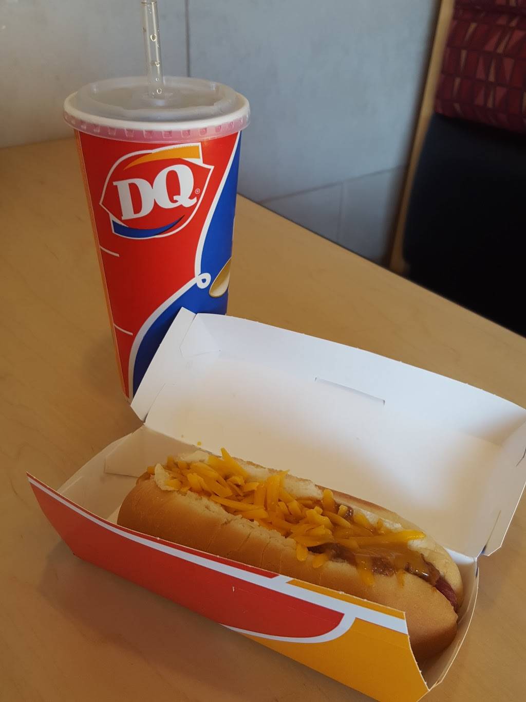 Dairy Queen Grill & Chill | restaurant | 176 Lindsay St S, Lindsay, ON K9V 2N1, Canada | 7053249911 OR +1 705-324-9911