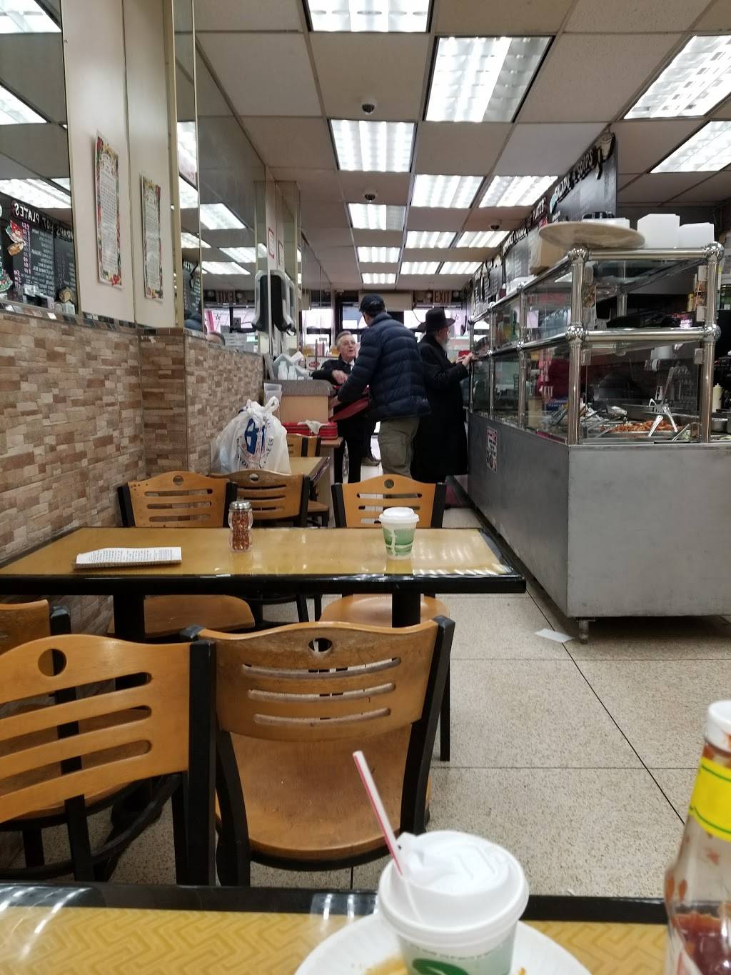 Bennys Famous Pizza | restaurant | 2018, 4514 13th Ave, Brooklyn, NY 11219, USA | 7184382369 OR +1 718-438-2369