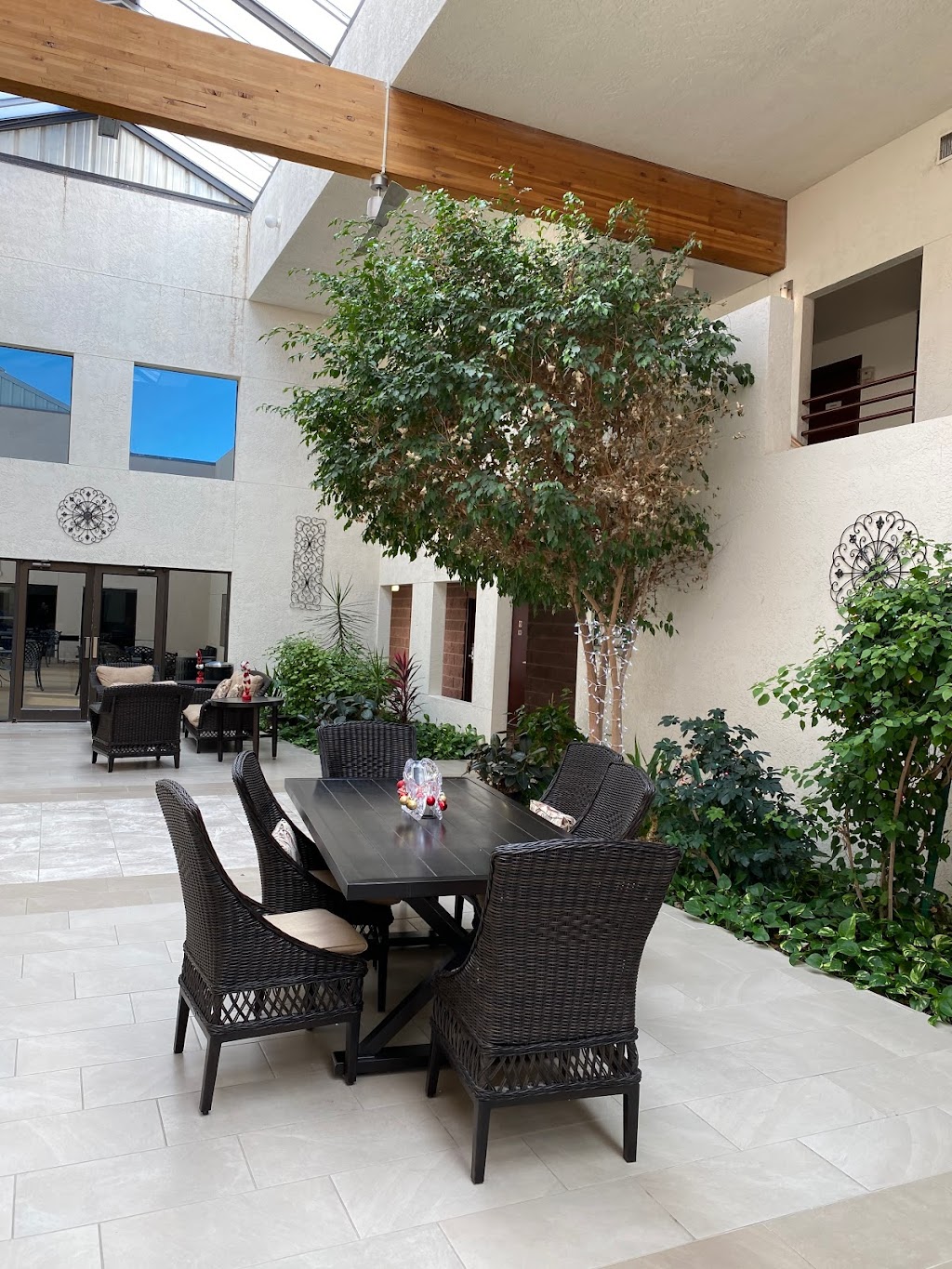 The Roadrunner Grill & BBQ | restaurant | 811 W Main St, Artesia, NM 88210, USA | 5757362573 OR +1 575-736-2573