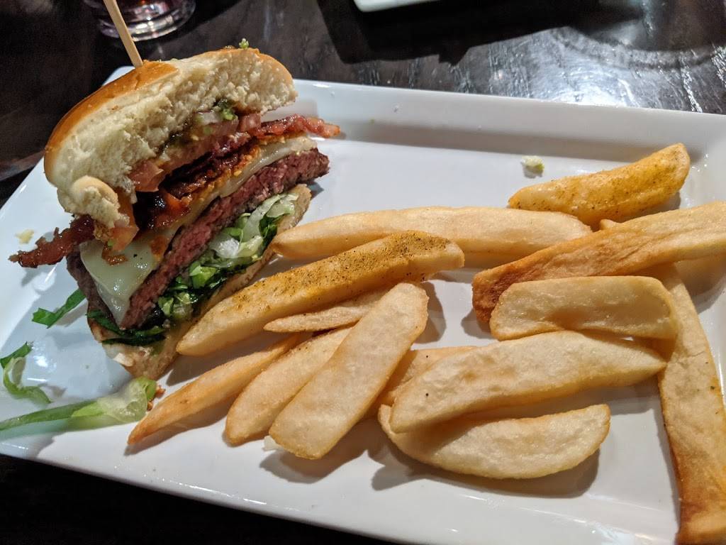 Red Robin Gourmet Burgers and Brews | restaurant | 1 W Flatiron Cir, Broomfield, CO 80021, USA | 3034640451 OR +1 303-464-0451